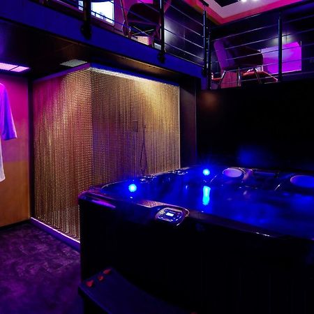 Mieuxqualhotel Jacuzzi Privatif Love Room Bordeaux Kültér fotó