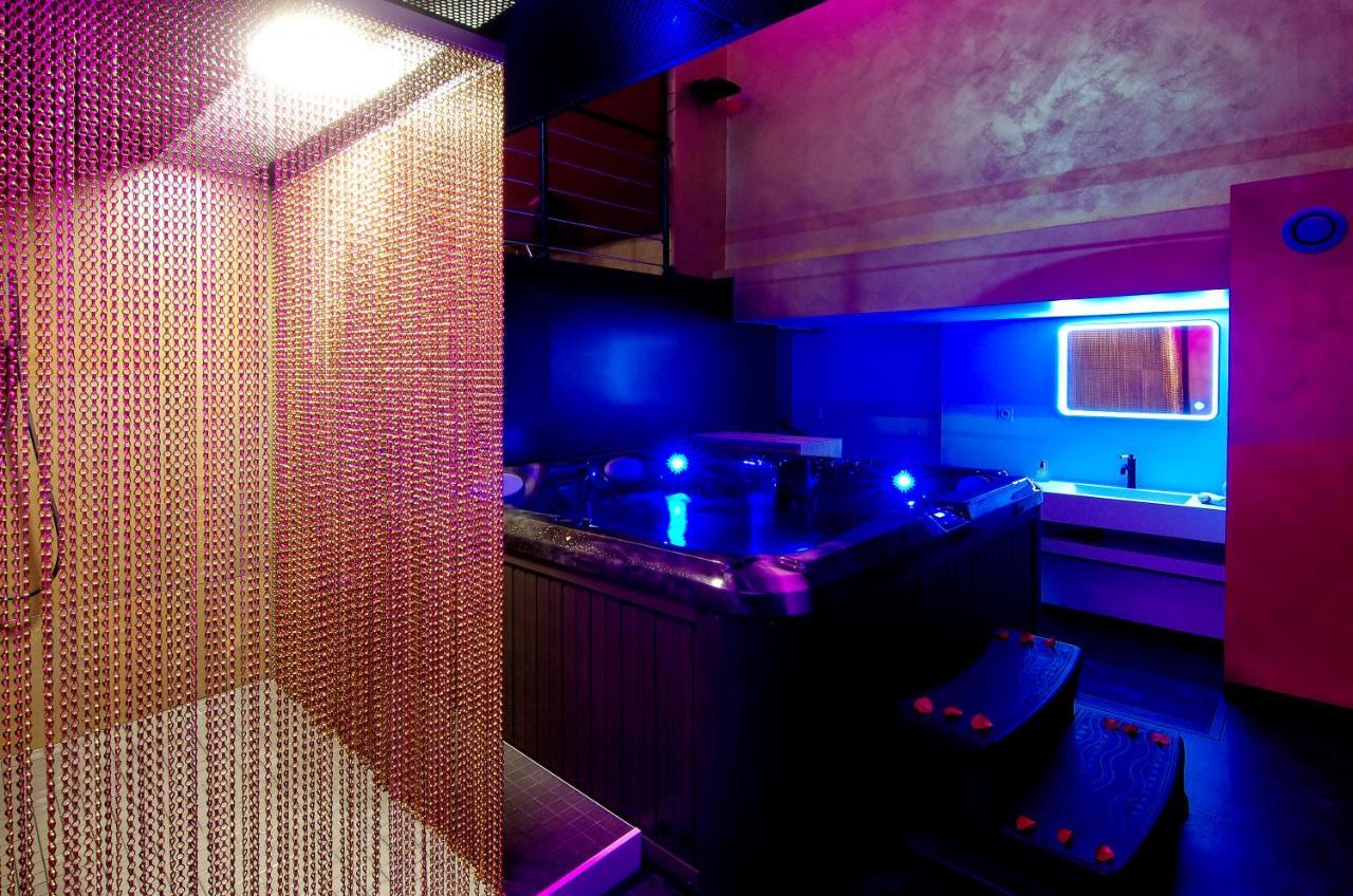 Mieuxqualhotel Jacuzzi Privatif Love Room Bordeaux Kültér fotó